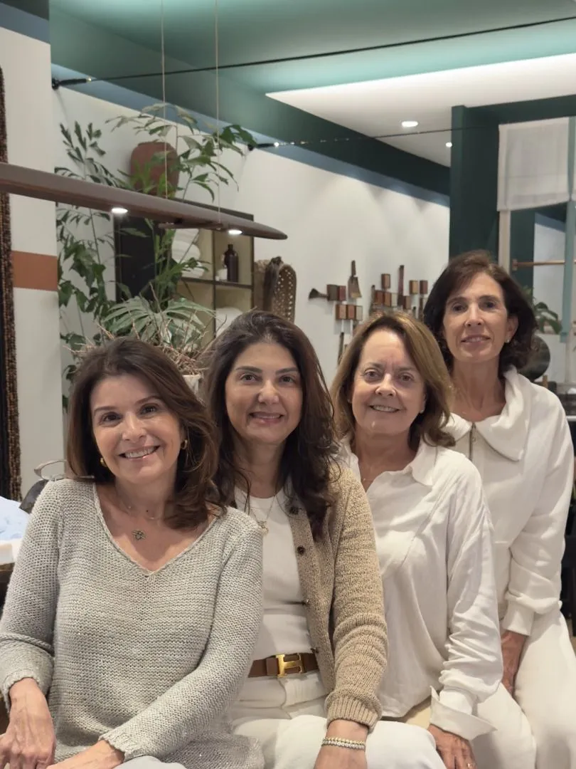 <p><span style="color: rgb(113, 113, 122); font-family: DINNextW1G; font-size: 32px;">About Us</span></p>